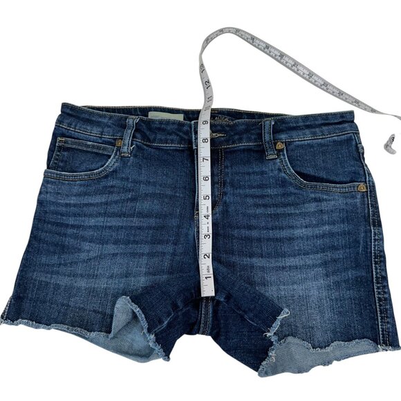 Kut From The Kloth Gidget Fray Hem Denim Shorts Women SZ 8 Blue Medium Wash - Picture 5 of 10